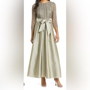 NEW w/Tags Pisarro Nights Silver Mesh Sequin Satin Maxi Dress Gown Plus Size 20